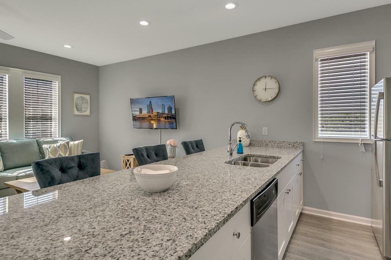 Appartement New 3/2 Duplex Minutes From Heart Of Tampa -Unit B Extérieur photo